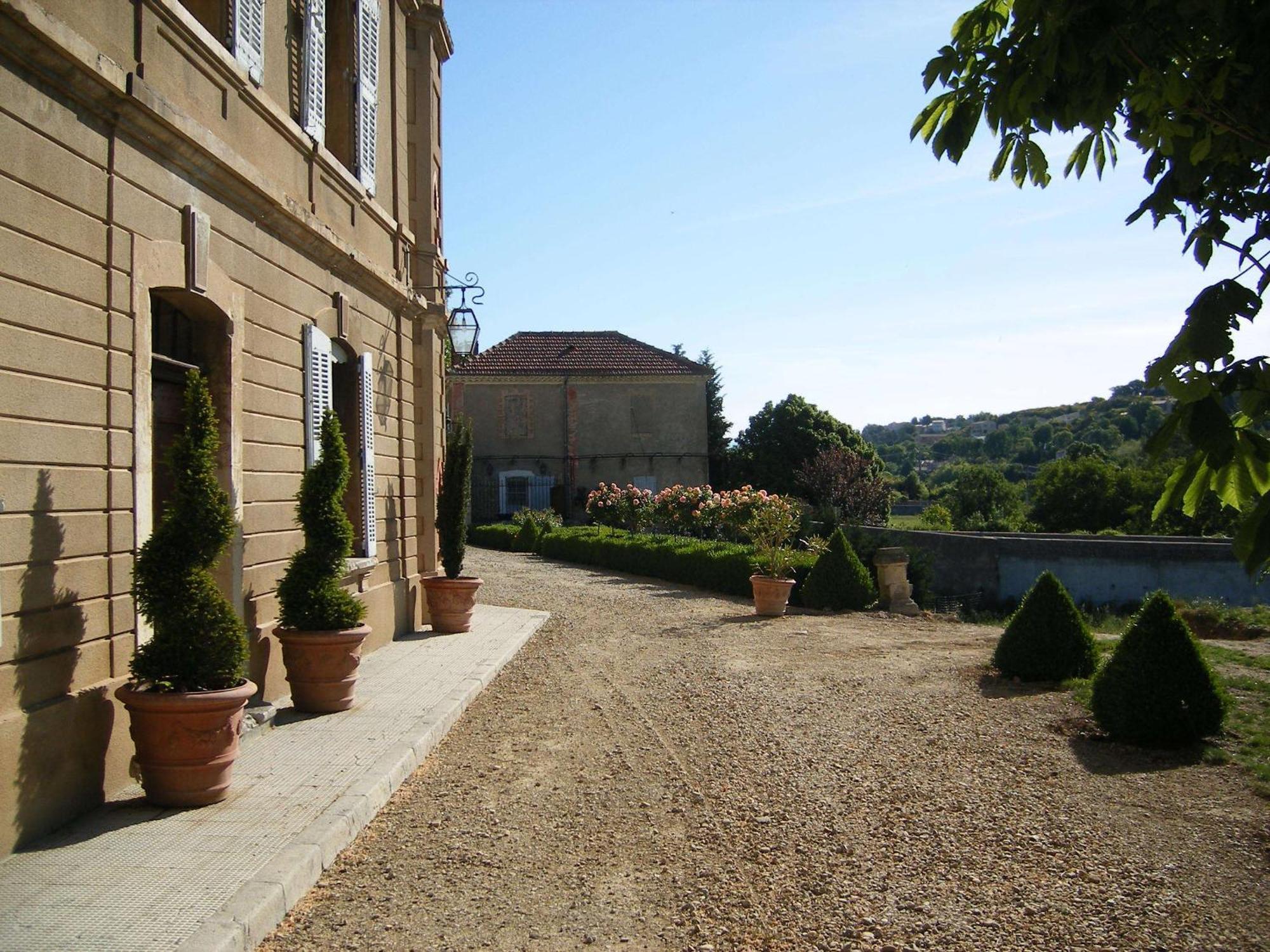 Chateau Du Grand Jardin Valensole Exterior photo