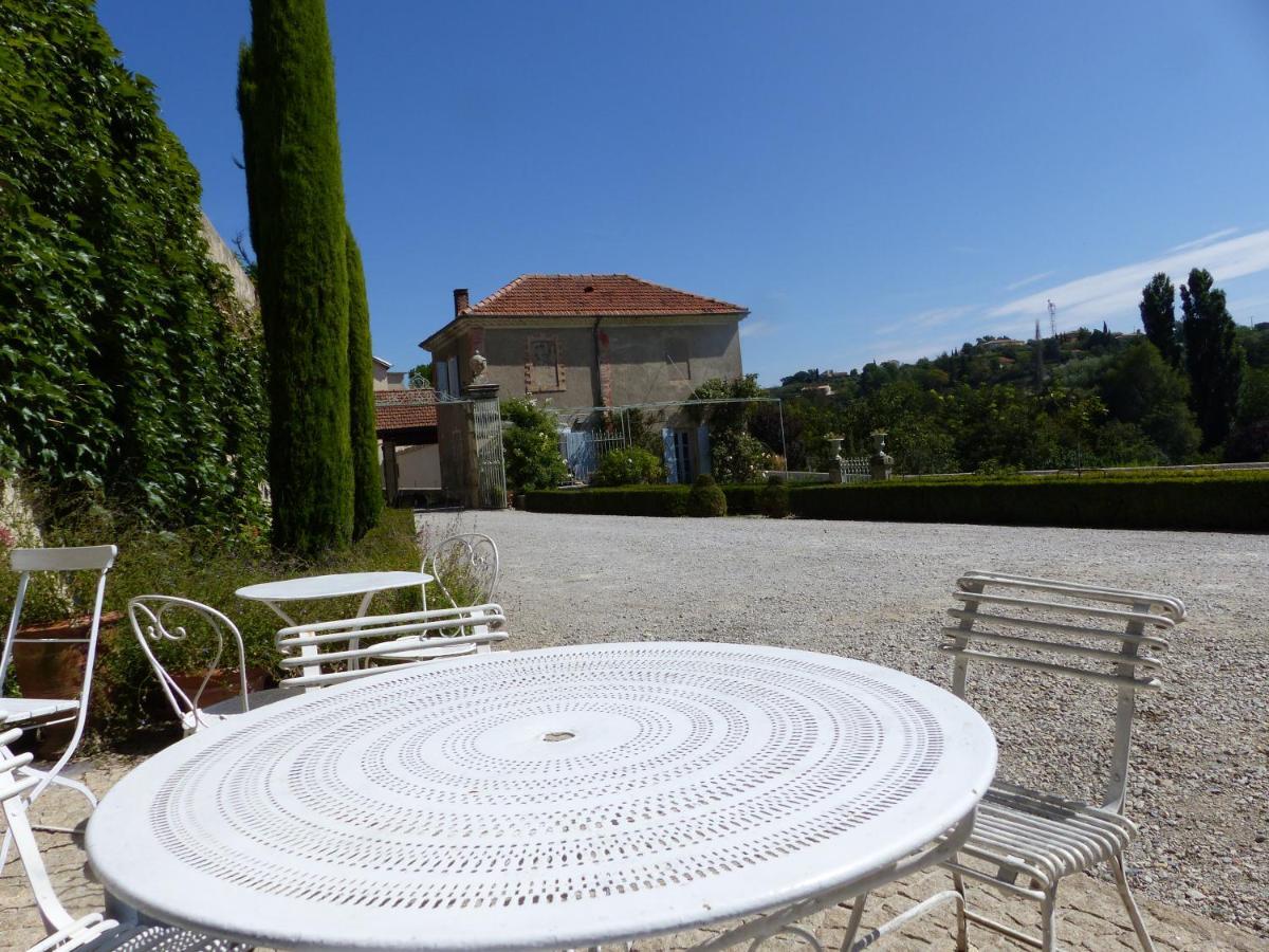 Chateau Du Grand Jardin Valensole Exterior photo