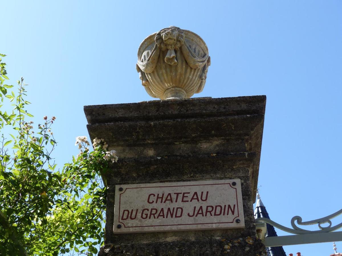 Chateau Du Grand Jardin Valensole Exterior photo